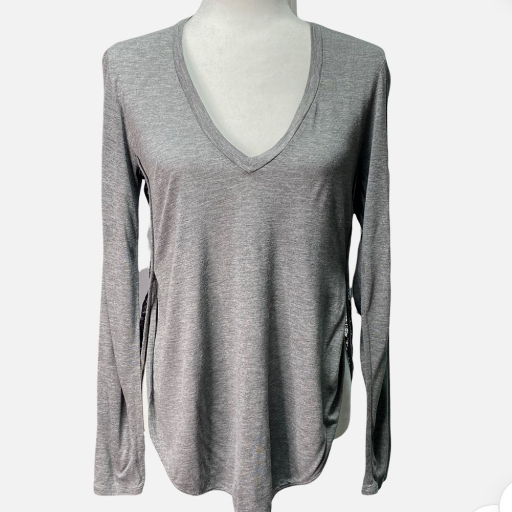 Wilfred lace grey white V-Neck long sleeved with slits Top